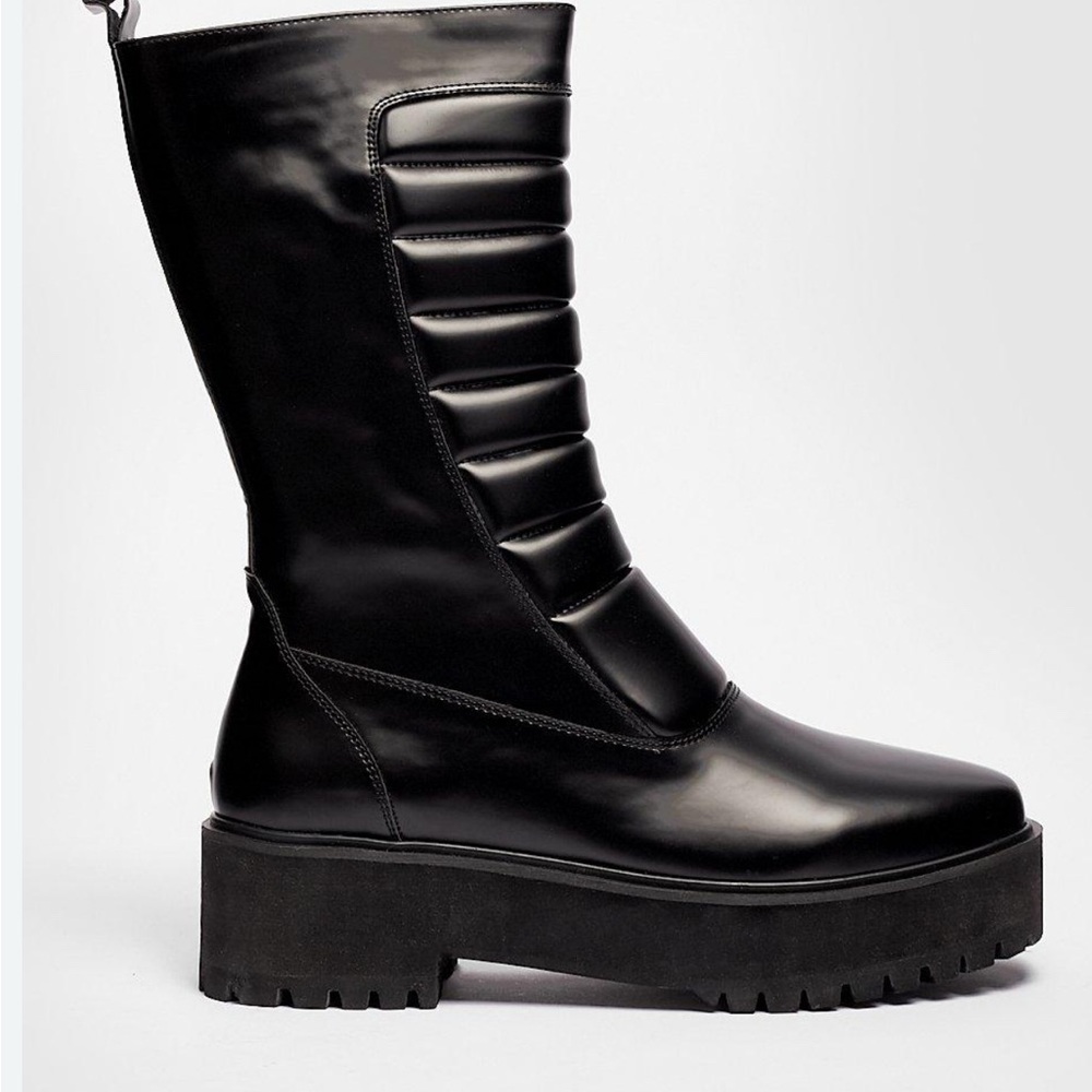 & Other Stories leather style black zip up platform boot